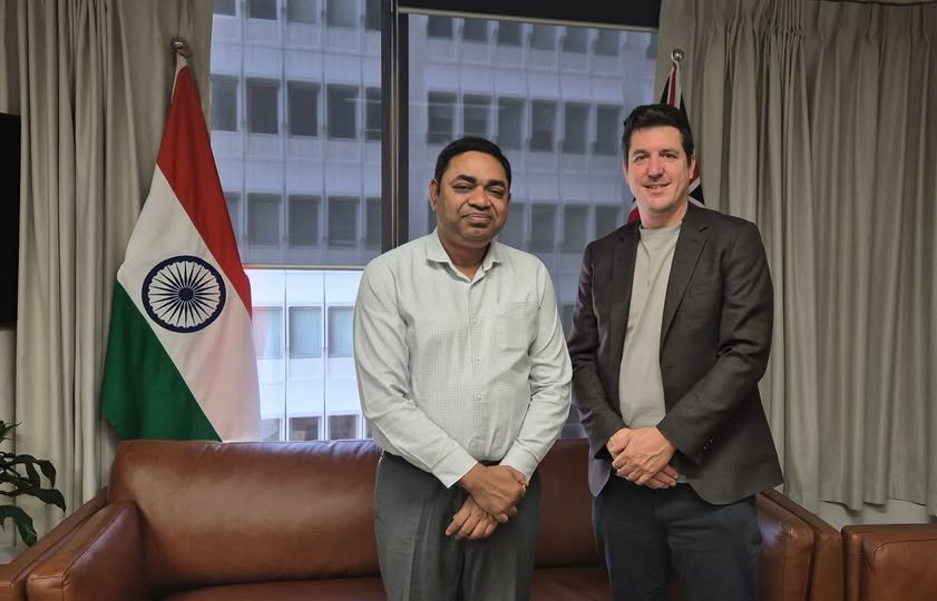 Consul General Meets Prof. Liam Corkery